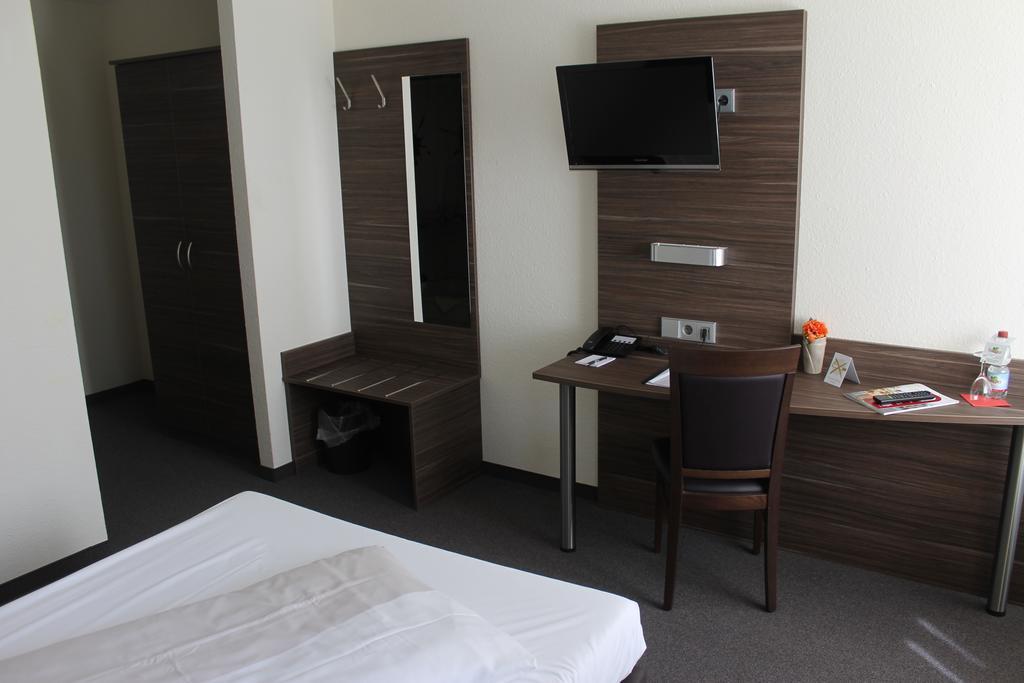 Hotel Weissach Am Neuenbuehl Oda fotoğraf